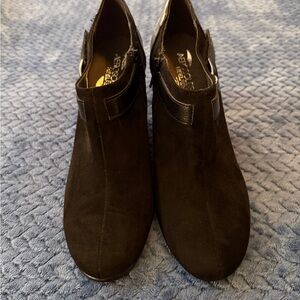 AEROSOLES Women's Elegant Black Ankle Booties